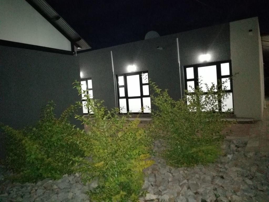 Tsumeb Guesthouse Kamho Eksteriør bilde
